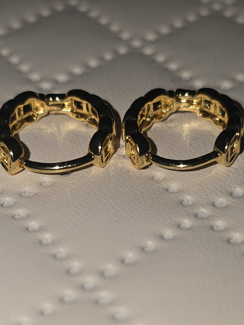NWOT 18K Gold Plated Stainless Steel Chinese Coin Huggie Hoop Earrings - Picture 5 of 10